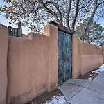 Adobe House With Patio - Walk To Dtwn Plaza And Shops!