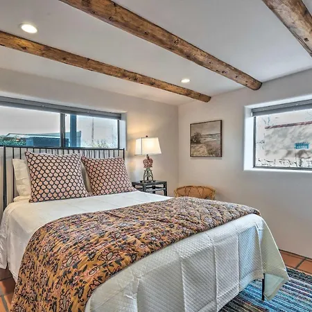 Adobe House W/ Patio - Walk To Dtwn Plaza & Shops! *