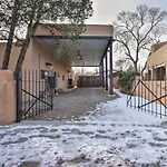 Adobe House W/ Patio - Walk To Dtwn Plaza & Shops!