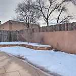 Adobe House W/ Patio - Walk To Dtwn Plaza & Shops!
